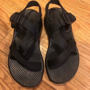 Black Chacos size 6 thick straps